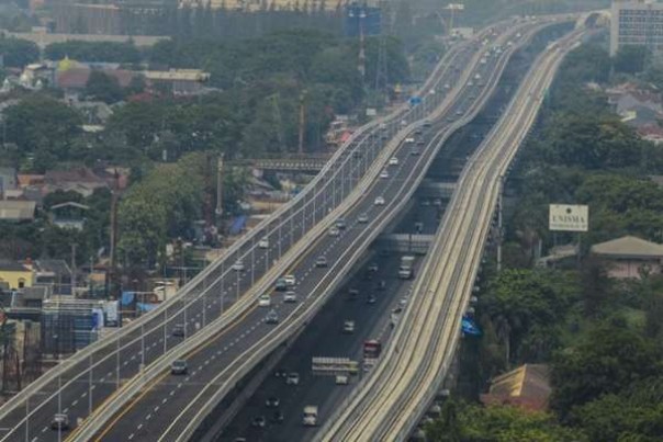 Ini Penampakan Tol Jakarta Cikampek yang bergelombang, Minggu. 