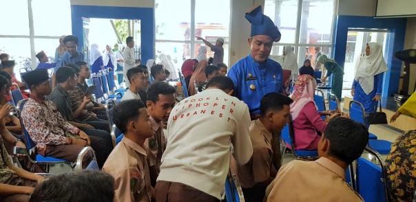 Wakil Bupati Said Hasyim dalam kegiatan Seminar tingkat Antar Pelajar Tingkat SMA Sederajat Se-Kecamatan Tebing Tinggi