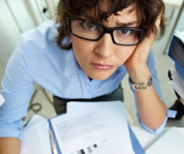 Ilustrasi wanita gila kerja/Workaholic. Foto: Shutterstock.com.