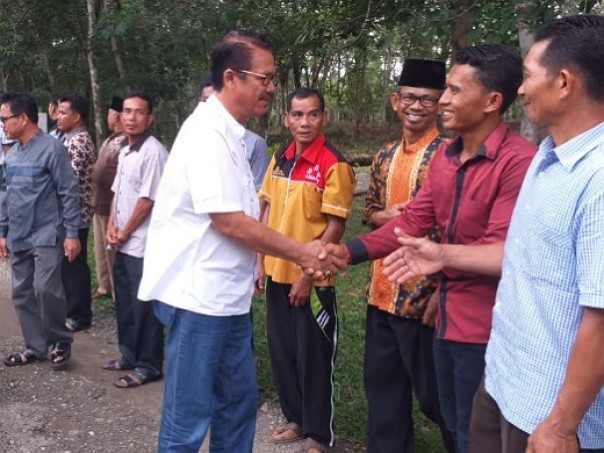Anggota DPRD Riau, Sukarmis saat reses ke Kecamatan Kuantan Hilir Seberang
