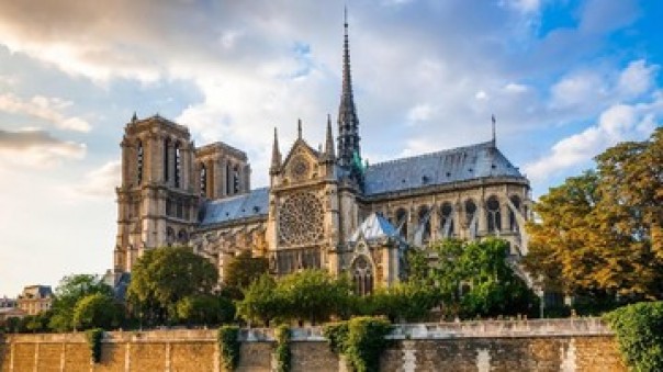 Gereja Katedral Notre-Dame di Paris, Prancis tidak menggelar misa Natal.