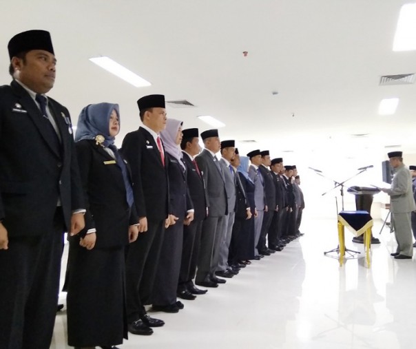 Para pejabat Pemko Pekanbaru saat proses pengucapan sumpah jabatan dan pelantikan di Kompleks Perkantoran Tenayan Raya, Jumat (3/1/2020). Foto: Surya/Riau1.