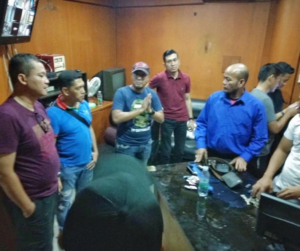 Inilah ruangan yang terpaksa didobrak aparat kepolisian, di Queen Club Pekanbaru. (Hadi