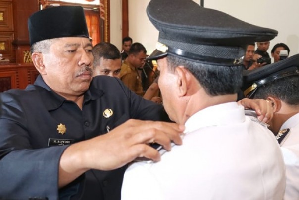 Bupati Siak, Alfedri saat melantik 154 pejabat administrator dan pengawas di Pemkab Siak