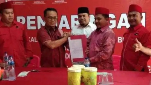 Mantan Ketua DPRD Pelalawan, Nasarudin saat mendaftar kandidat Pilkada Pelalawan 2020 ke DPC PDI-P Pelalawan