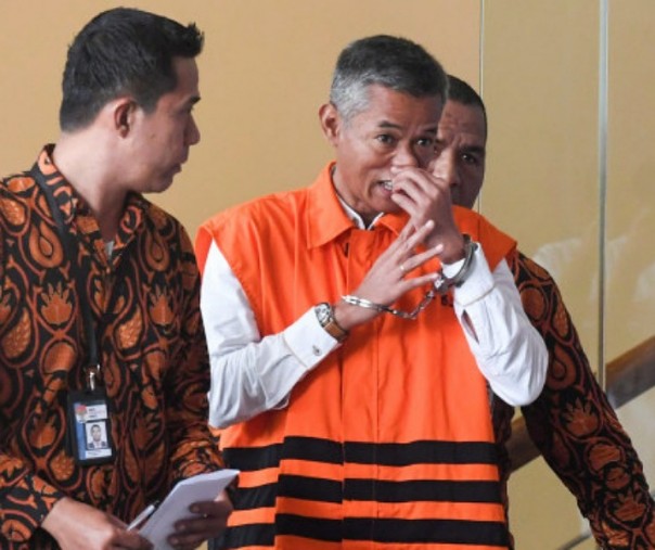 Komisioner KPU Wahyu Setiawan (tengah). Foto: Antara. 