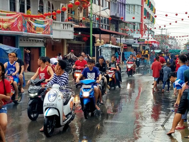 Festival Perang Air Selatpanjang