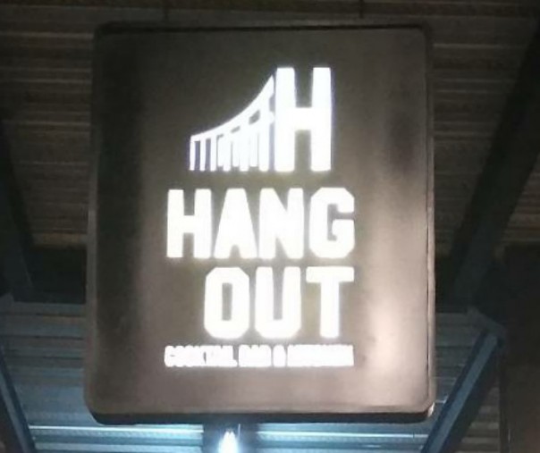 Logo Hangout Cocktail Bar & Kitchen. Foto: Surya/Riau1.