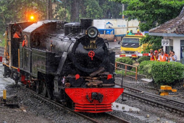 Surakarta Memperkenalkan Wisata Kereta Tua Joko Kendil