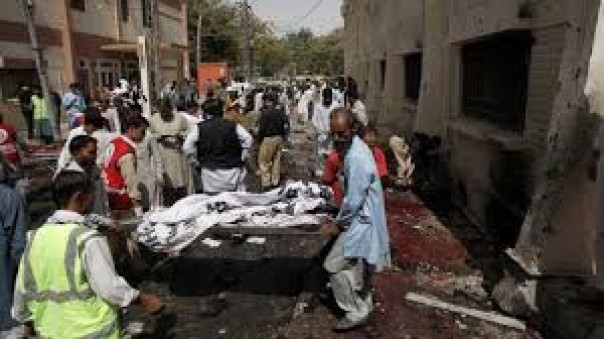 Serangan Bom Bunuh Diri di Pakistan Tewaskan Delapan Orang Dalam Sebuah Demonstrasi di Ibukota