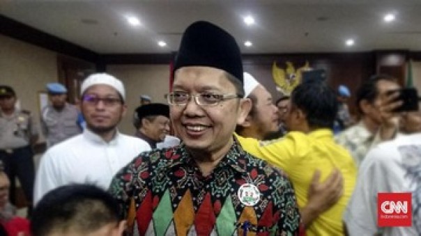 Ustadz Alfian Tanjung. 