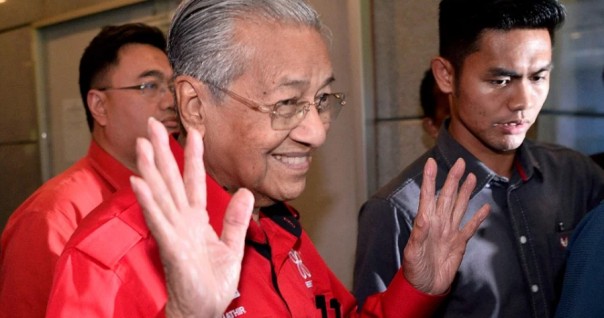 Perdana Menteri Malaysia Mahathir Mohamad Mengajukan Pengunduran Diri  