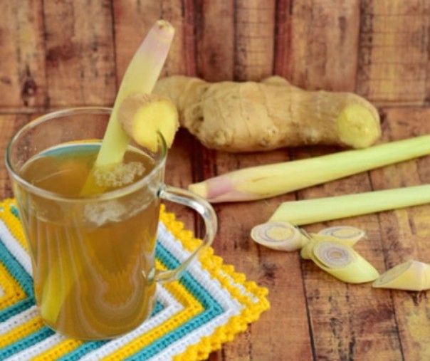 Ilustrasi minuman dari jahe dan sereh. Foto: Shutterstock.com.