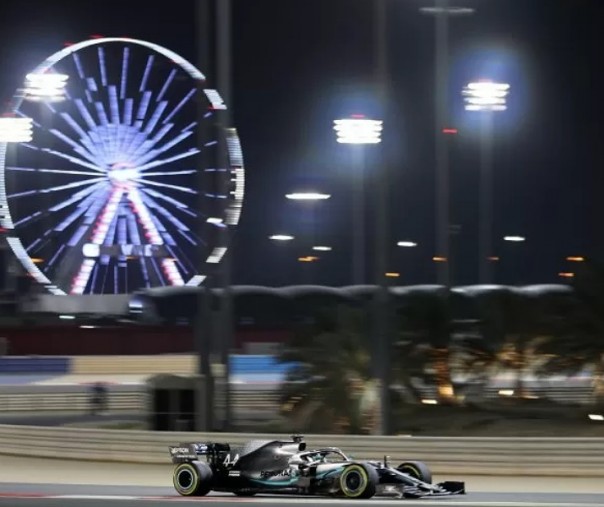 Balapan mobil Formula 1 di Bahrain tahun lalu. Foto: Reuters.