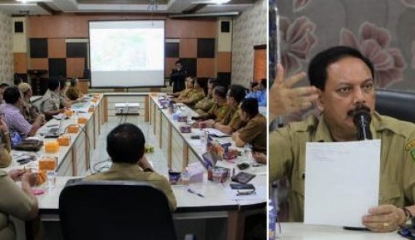 Sekda Inhil, Said Syarifuddin saat memimpin rapat