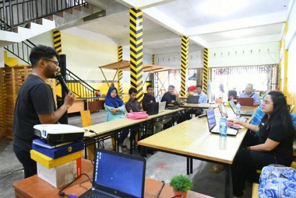 Sejumlah staf Diskominfo Kampar mengikuti pelatihan di Pekanbaru 