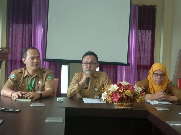 Plt Kepala RSUD Bengkalis  dr Ersan Saputra saat konfrensi pers dengan awak media/foto Riau24.com