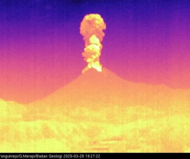 Penampakan abu vulkanik Gunung Merapi dengan kamera khusus. Foto: Istimewa.
