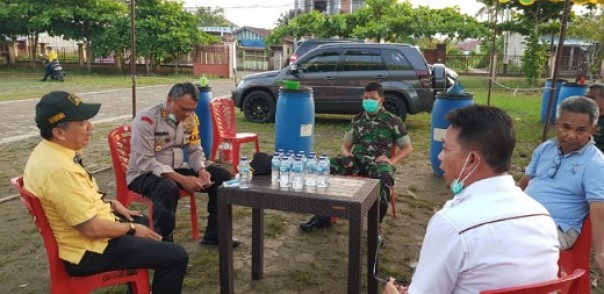 Ketua DPRD bersama Kapolres serta Dandim Inhil saat mengecek posko milik Pramuka Inhil