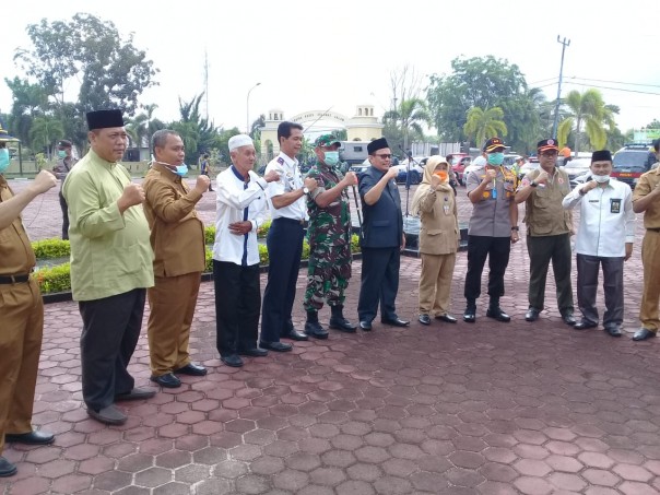 Kapolres Bengkalis bersama OPD usai memimpin apel kesigaan corona/R24