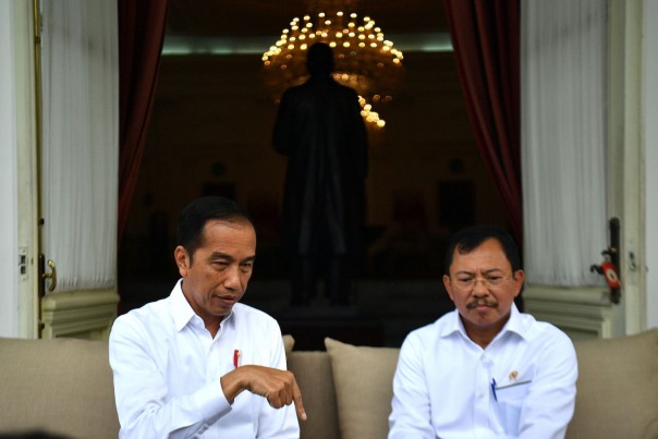 Pemilik Bisnis Mengajukan Gugatan Class Action Terhadap Presiden Jokowi dan Menteri Terawan  