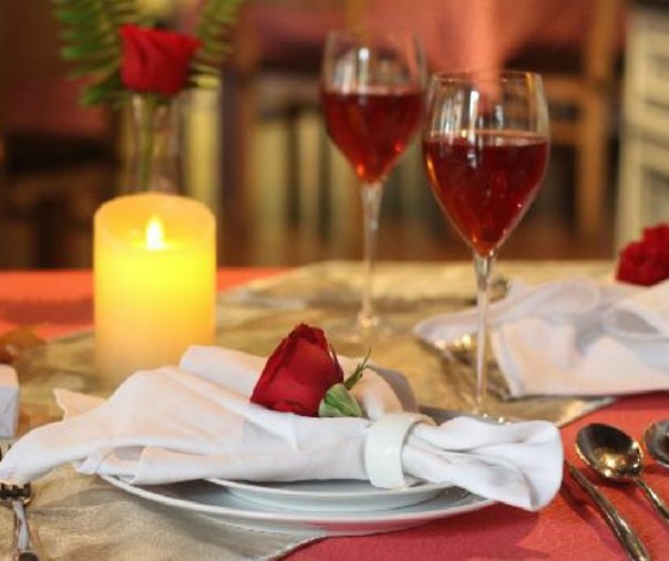 Mezzanine Restaurant & Bianco Sapori D' Italia dari Atria Hotel Gading Serpong kembali menghadirkan makan malam romantis.