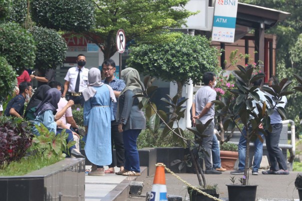 Menyedihkan, Ribuan Orang Dipecat dan Dipaksa Mengambil Cuti yang Tidak Dibayar di Jakarta Imbas Dari Pandemi Virus Corona