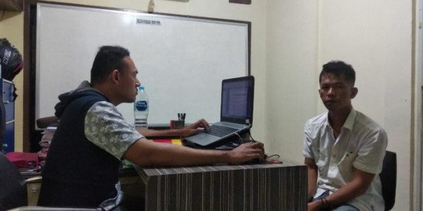 Pelaku cabul dengan ancaman obeng saat diperiksa penyidik Polres Tanjungpinang/Surya kepri