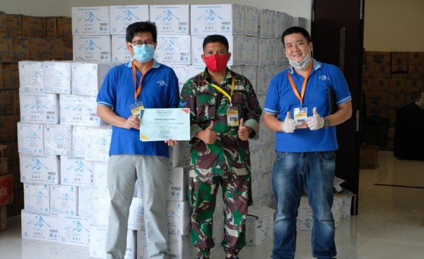 Santini Group Menyumbangkan 10 Ribu Botol Air ke Rumah Sakit Darurat COVID-19