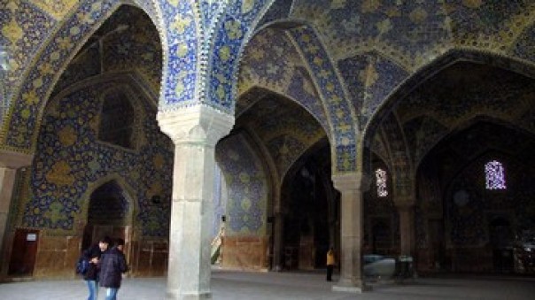 Masjid Sheikh Lotfollah di Iran yang penuh arsitektur unik. 
