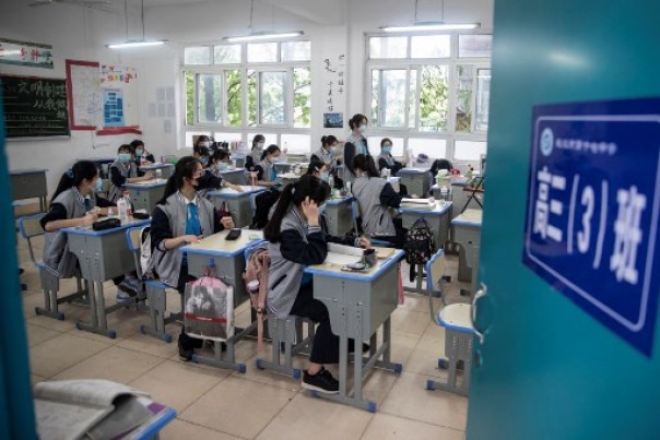 Para Siswa di Wuhan Akhirnya Bisa Kembali ke Sekolah