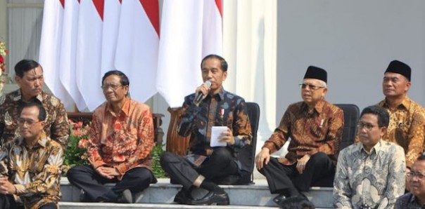 Jokowi dan kabinetnya/R24