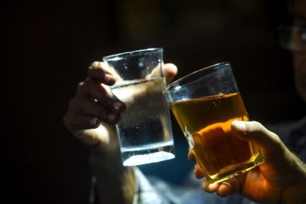 Ketika Para Pemabuk di Pakistan Kesusahan Mencari Minuman Keras Selama Penguncian dan Ramadhan