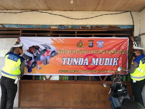 Satlantas Polres Siak pasang spanduk imbauan