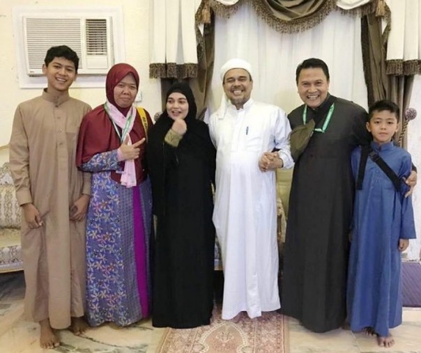 Mardani Ali Sera, Habib Rizieq dan keluarga (Foto: Istimewa/internet)