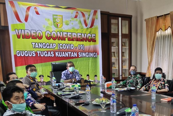 Rapat koordinasi Bupati Kuansing dengan tim guguscovid-19/R24