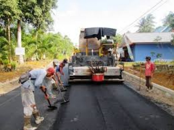Ilustrasi Proyek pengerjaan jalan di Riau/net