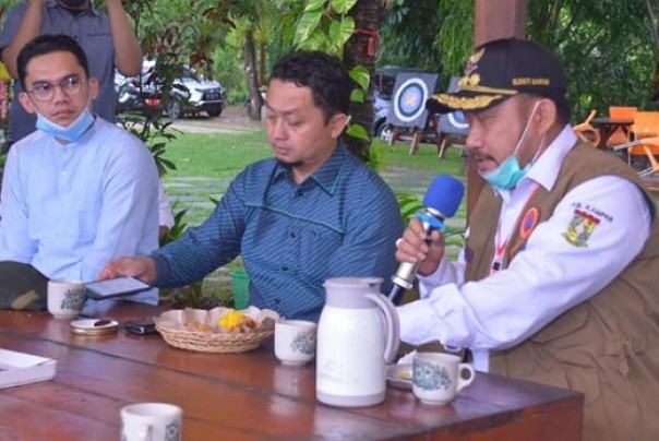 Bupati Kampar, Catur Sugeng Susanto bersama anggota DPR RI Syahrul Aidi dan anggota DPD RI Edwin Pertama