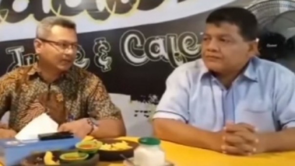 Wakil Ketua DPRD Kampar, Fahmil bersama manager PLN Rayon Bangkinang