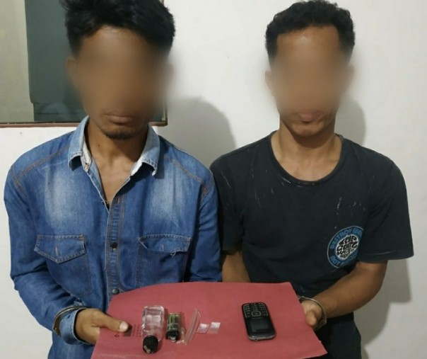 Dua orang yang diamankan kepolisian di Inhu terkait Narkoba, di mana salahseorangnya oknum honorer.
