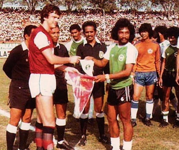 Arsenal VS Niac Mitra (Foto: Istimewa/internet)