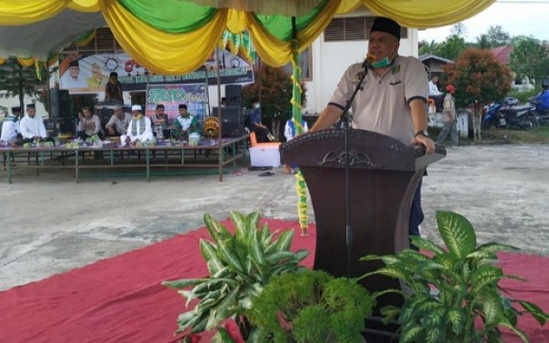 Bupati Inhu H Yopi Arianto SE saat melakukan pertemuan dengan masyarakat Kecamatan Rakit Kulim, Rabu 17 Juni 2020.