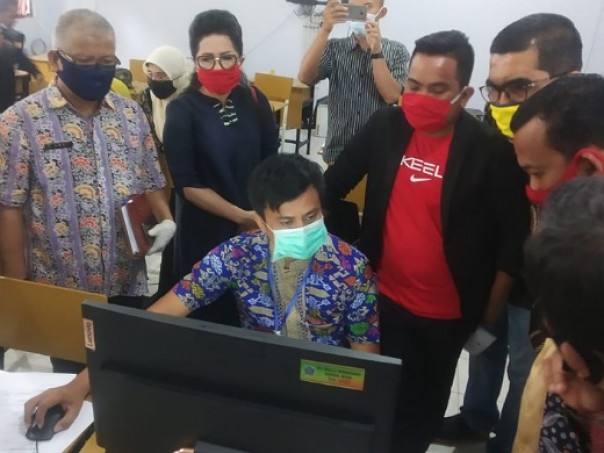 Tim DPRD Riau sidak penerapan PPDB sistem zonasi di SMAN 8 Pekanbaru