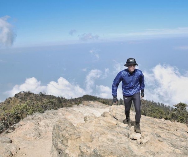 AHY Saat mendaki gunung Lawu, Jawa Tengah (foto: Istimewa/internet)
