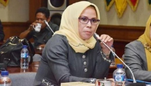 Anggota DPRD Riau dapil Pekanbaru, Ade Hartati