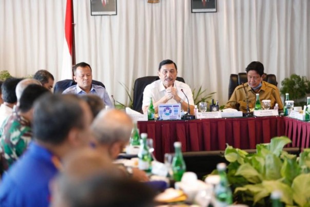 Rapat Koordinasi dengan Plt Gubernur Kepri mengenai pengelolaan labuh jangkar di Kepulauan Riau dan penataan alur kabel/pipa bawah laut di Nongsa Poin Marina Resort Batam,  Kamis (2/07/2020)/suryakepri