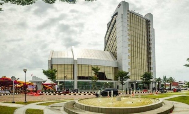 Gedung Menara Dang Merdu Bank Riau Kepri