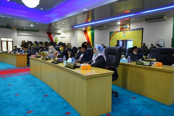 Sidang paripurna DPRD Kampar