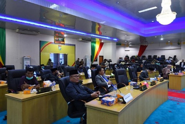 Sidang paripurna DPRD Kampar