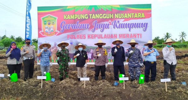 Peresmian Kampung Tangguh Nusantara di Desa Gogok Darusalam Meranti, Kamis (9/7/2020).